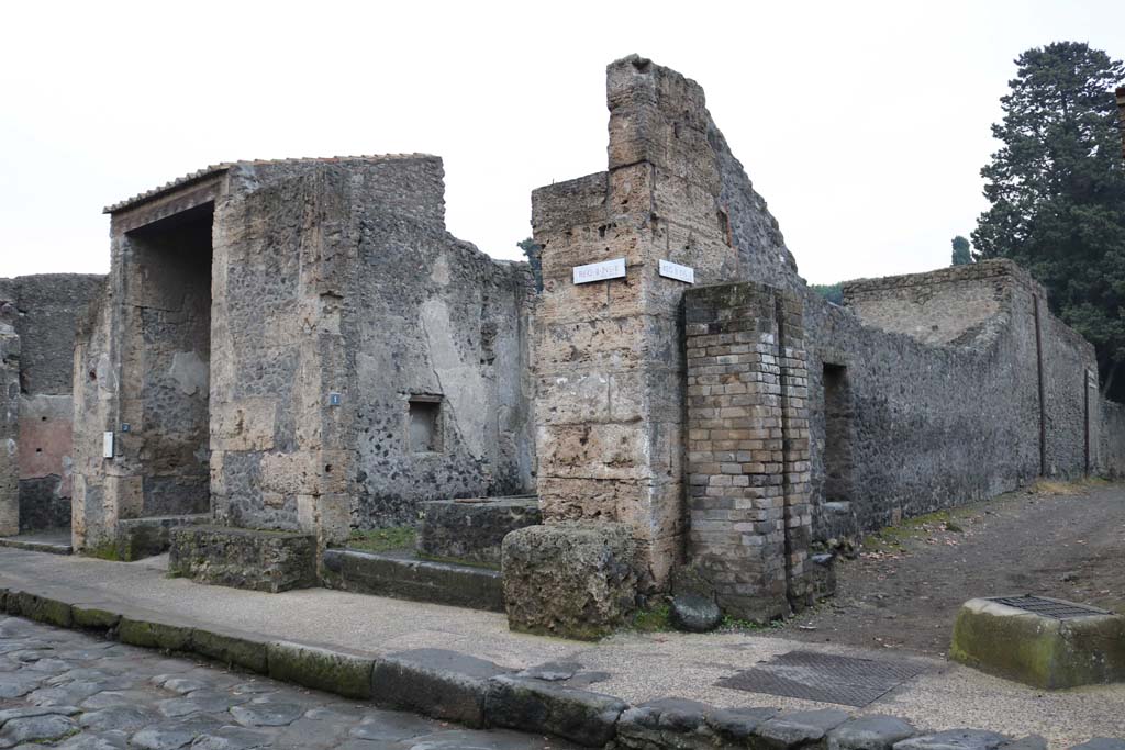 Street Altar Outside II 2 1 Pompeii December 2018 Entrance Doorway